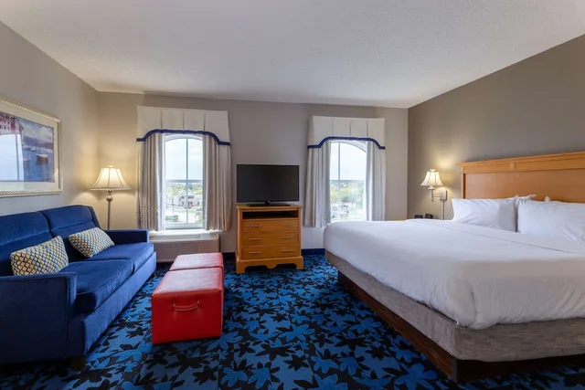 غرفة بسرير كينج مع أريكة، Hampton Inn Suites Jacksonville South St Johns Town Center Area 2/4