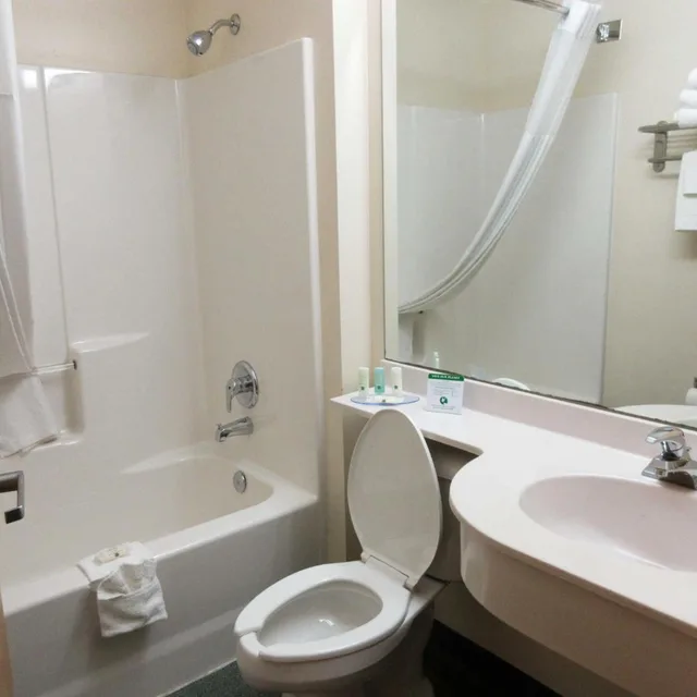 غرفة بسرير كوين، Quality Inn & Suites Robbinsville NC 3/4