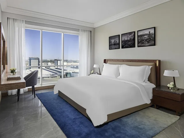جناح بسرير كينج وسريرين كينج بغرفتي نوم، Fairmont Hotel Dubai 1/6