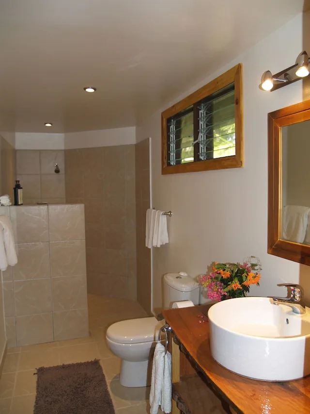 Lagoon, Water, King and Twin Beds, Lagoon and Ocean View, Le Vasa Resort 5/5