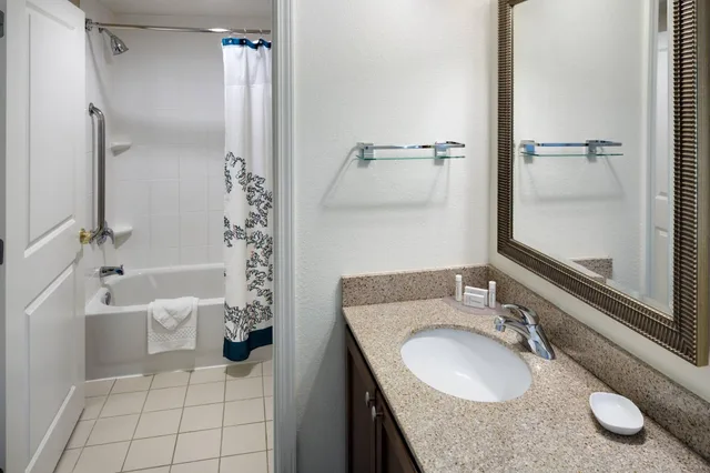 جناح بسرير كينج بغرفة نوم واحدة، Residence Inn by Marriott Milford 3/3