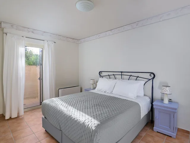Hideaway, 4 Beds, Sofa, Garden Floor، Eliathos Residence Houses 6/10