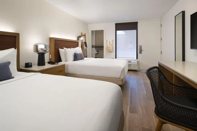 Guest Room, 2 Queen Beds, Sunset Side, No View, Low Floor، Sky Rock Sedona, a Tribute Portfolio Hotel 3/8