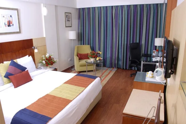 Club, King Bed, Fortune Murali Park 2/3