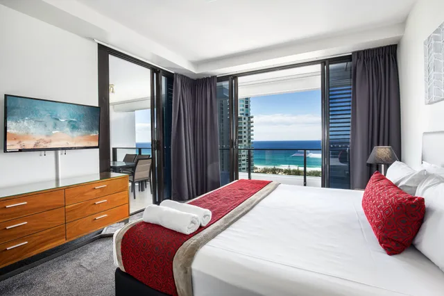 شقة بسرير مزدوج وسريرين منفصلين بإطلالة على البحر بـ3 غرف نوم، Ultra Broadbeach 1/8