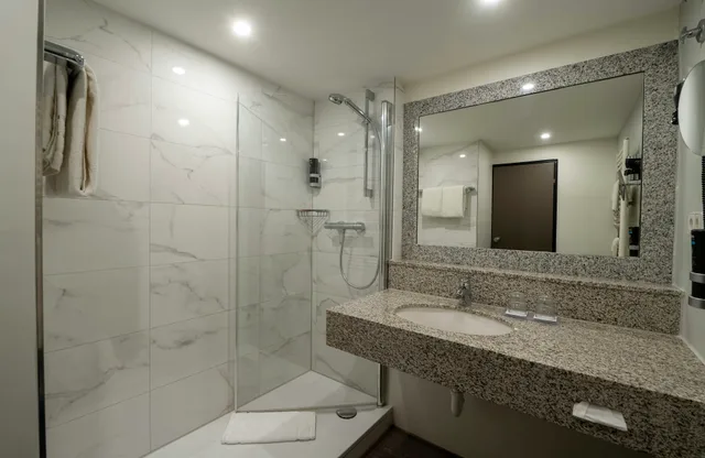 غرفة كومفورت بسرير مزدوج، LEONARDO HOTEL HANNOVER 5/6