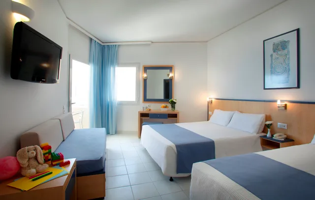 Room, Double Bed, Lateral Side Sea View، Atlantica Ocean Beach Resort 3/4