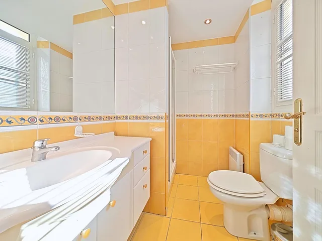 Studio, No Elevator، Le Florian Hotel 5/7