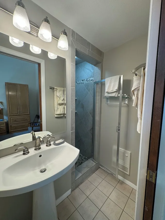 1 Bedroom, Deluxe, King Bed, Mountain View, 2 Bathrooms, Sofa، Shadow Mountain Lodge 8/10