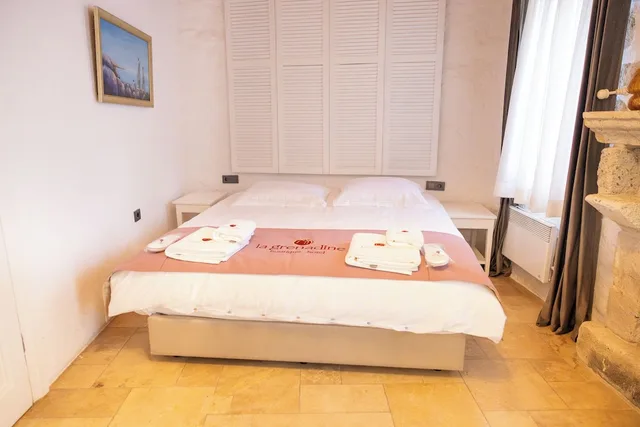 غرفة قياسية بسرير كوين بإطلالة على المسبح، La Grenadine Hotel 4/8