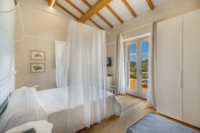 Room, Triple, Queen Bed, Vineyard View, Tenuta Petra Bianca 1/5