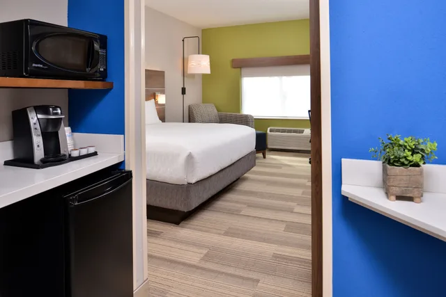 غرفة قياسية بسرير كينج لذوي الإعاقة، Holiday Inn Express And Suites West Melbourne 6/6