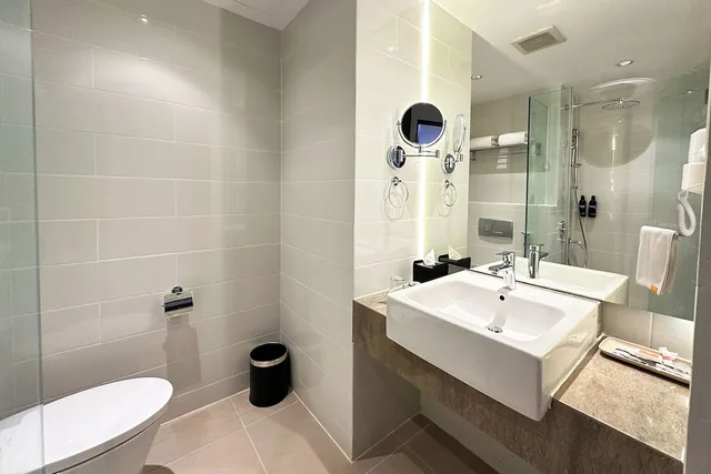 غرفة بريميوم بسرير مزدوج، Harris Hotel & Convention Gubeng 8/8