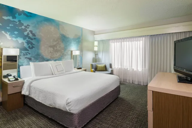 غرفة بسرير كوين بحوض استحمام لذوي الإعاقة، Courtyard by Marriott Wilmington / Wrightsville Beach 2/6