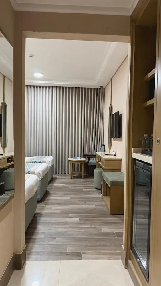 Connecting, 1 Double and 3 Single Beds، فندق عفراء(Afraa Hotel) 9/10