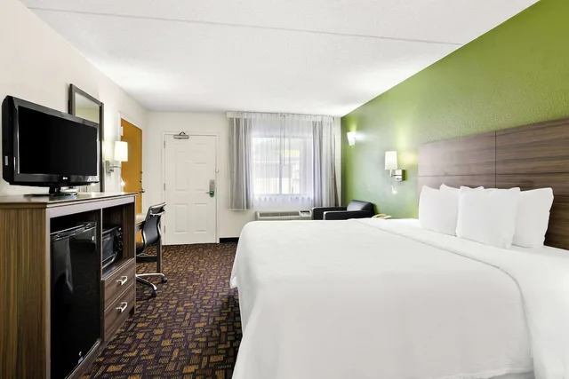 غرفة بسرير كينج لذوي الإعاقة، Quality Inn Salem I 81 3/4