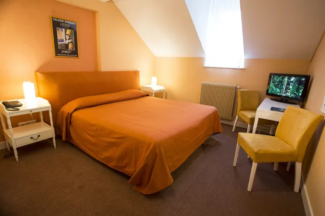غرفة كومفورت بسرير كوين، Hôtel La Villa Fleurie 1/10