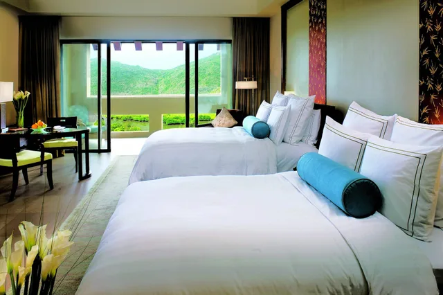 غرفة ديلوكس بسريرين مزدوجين، The Ritz-Carlton Sanya, Yalong Bay 3/10