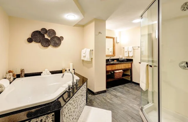 جناح سوبيريور، The Garrison Hotel & Suites Dover-Durham, Ascend Hotel Collection 4/5