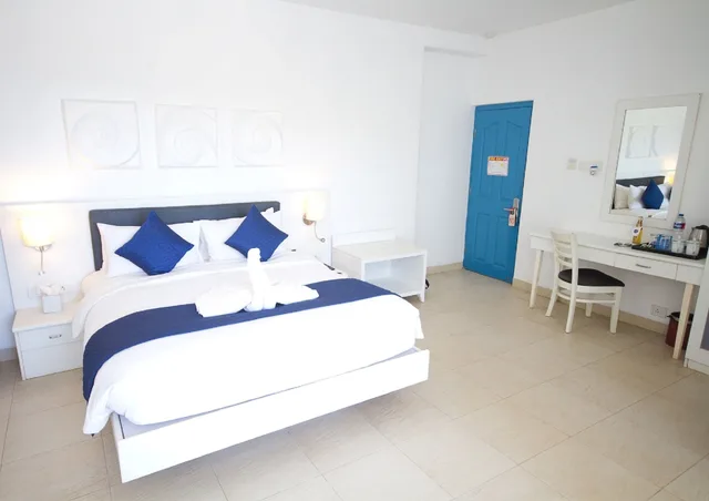 Connecting, Double Bed, No Balcony، Zone Connect Calangute 1/9