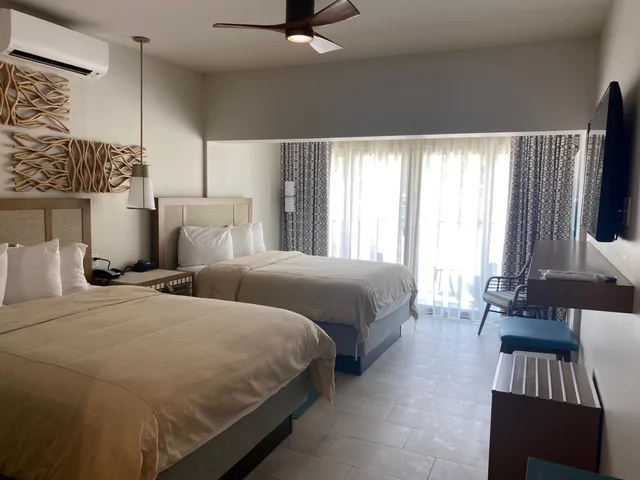 غرفة قياسية بسرير كوين، Chesapeake Resort 1/8