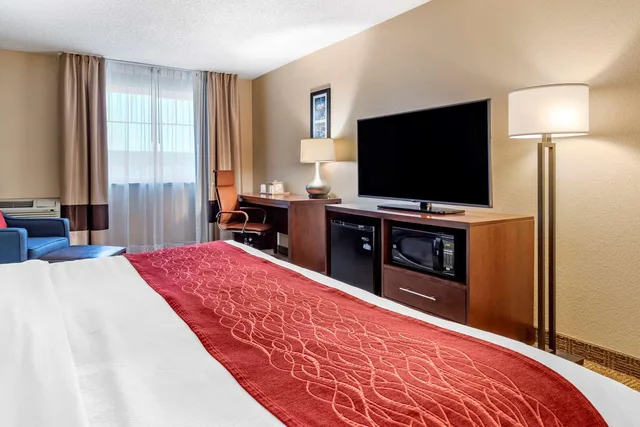 غرفة بسرير كينج لذوي الإعاقة، Comfort Inn Santa Rosa on Route 66 3/7