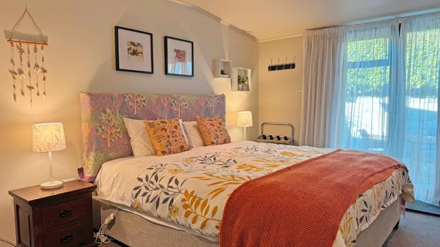 Studio, King Bed, ALPINE VIEW LODGE 1/4