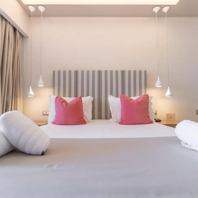 غرفة سوبيريور بسرير مزدوج بإطلالة على البحر، Balcony Hotel 3/5