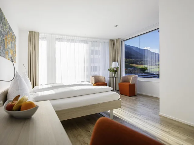 غرفة قياسية بسريرين منفصلين بإطلالة على الجبل، Mercure Chur City West 6/9