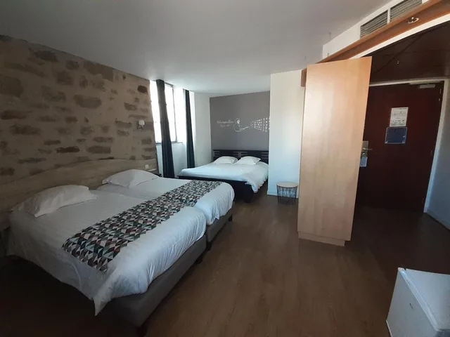 غرفة عائلية بإطلالة على النهر، Best Western Hotel Le Pont D'or 1/5