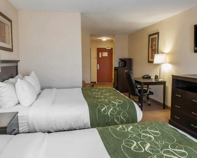 جناح، Comfort Suites Southport 6/6