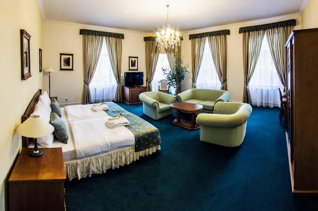 جناح عائلي بسرير كينج بشرفة، Hotel Dvorak 1/10