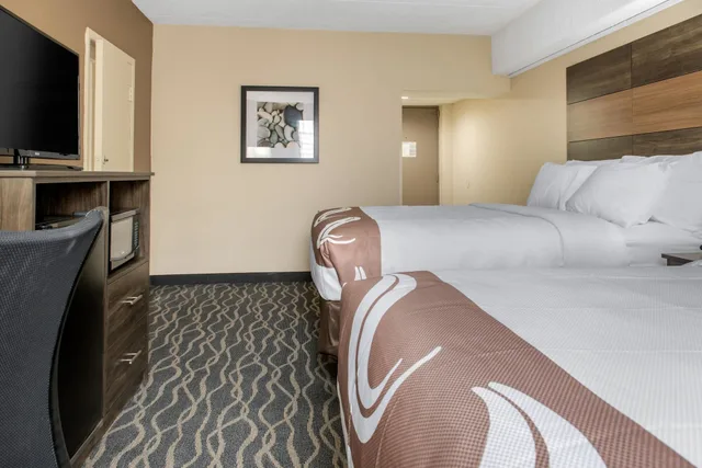 غرفة قياسية بسريرين كوين، Quality Inn And Conference Center Richmond, IN 8/10