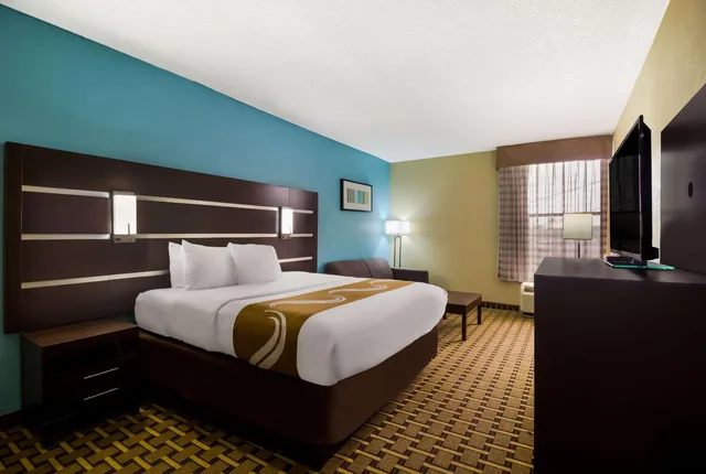 غرفة قياسية بسرير كينج بحوض استحمام لذوي الإعاقة، Quality Inn Houston East I-10 1/2