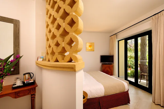 غرفة بريستيج بسرير كوين بإطلالة على البحر بشرفة، Alberi del Paradiso Hotel 3/9
