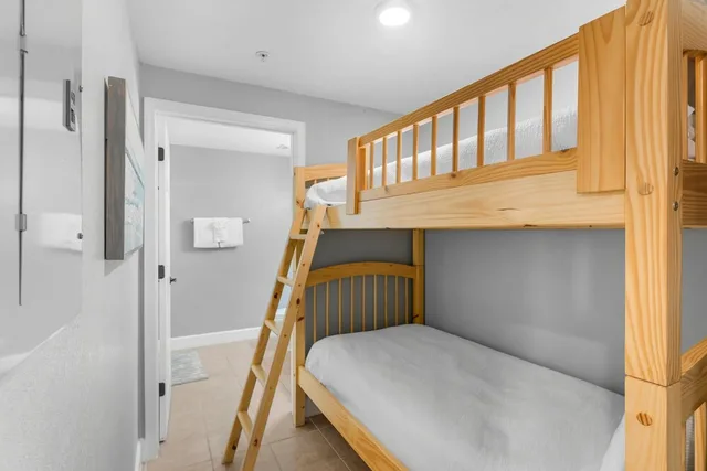 شقة سكنية بسرير كينج وسرير كوين وسرير بطابقين بإطلالة على البحر بغرفتي نوم مع أريكة، Tidewater Beach Resort By Panhandle Getaways 4/10
