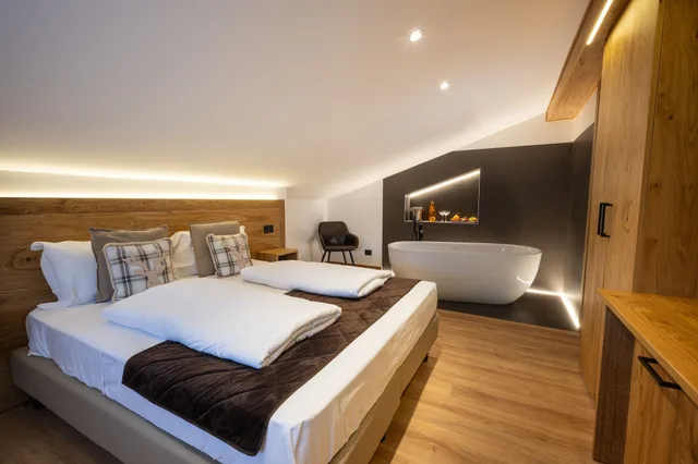 2 Bedrooms, Tower, Junior, 2 Double Beds, Bunk Bed, Hotel Iris 5/10