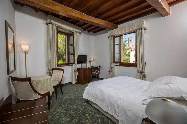 غرفة قياسية بسرير مزدوج، VIlla San Lucchese 2/10