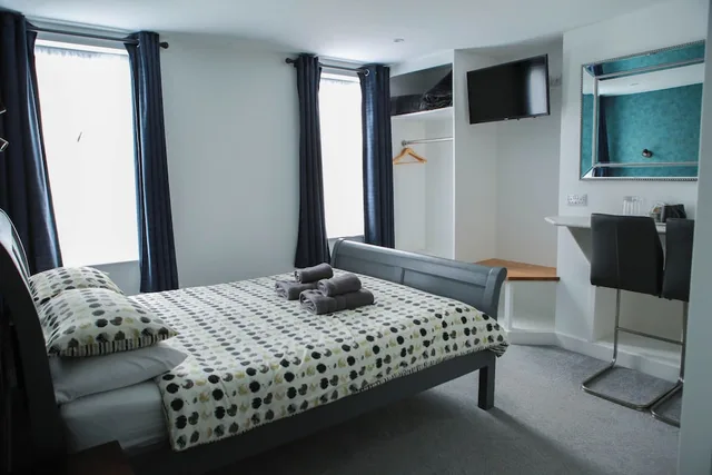 غرفة عائلية بسرير كينج وسرير فردي، St George's Guesthouse 2/6