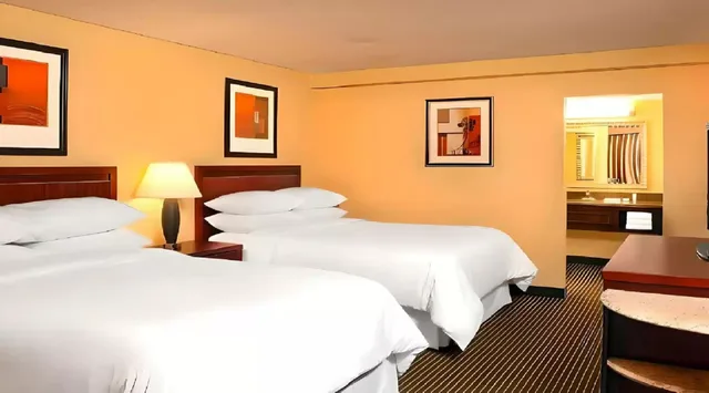 غرفة بسريرين مزدوجين، Quality Inn West Lafayette - University Area 1/2