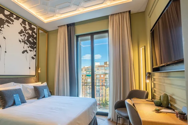 غرفة بريميوم ركنية بسرير كوين، LH Gran Via Valencia 2/3