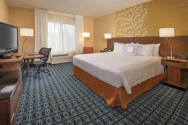 غرفة بسرير كينج، Fairfield Inn And Suites Frederick 2/10