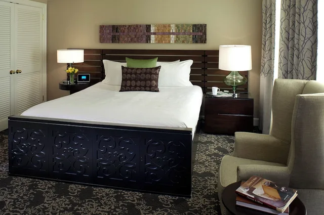 Essential, Queen Bed, Accessible، Kimpton Hotel Vintage Seattle 1/3