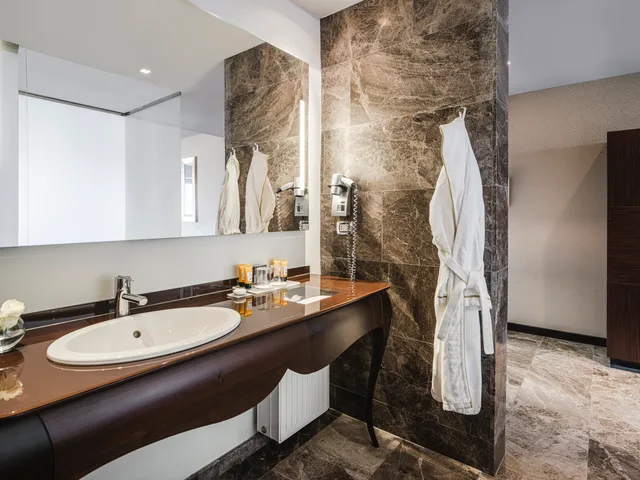 غرفة غراند بسرير مزدوج، Anantara New York Palace Budapest - A Leading Hotel of The World 4/7