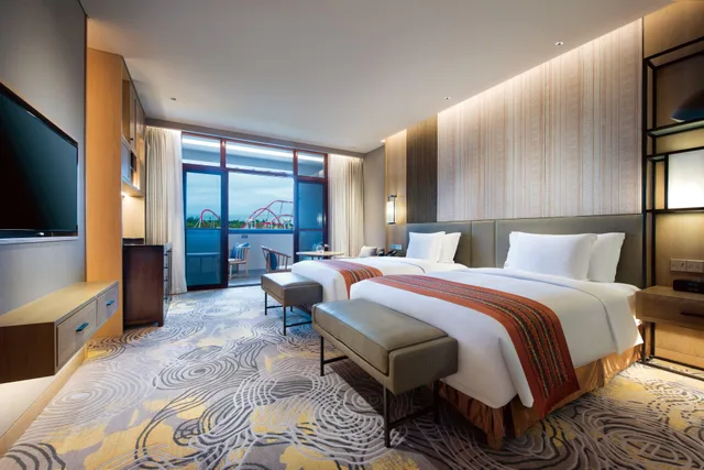 غرفة قياسية بسريرين مزدوجين بإطلالة على البحيرة، Crowne Plaza Kunming Ancient Dian Town 1/2