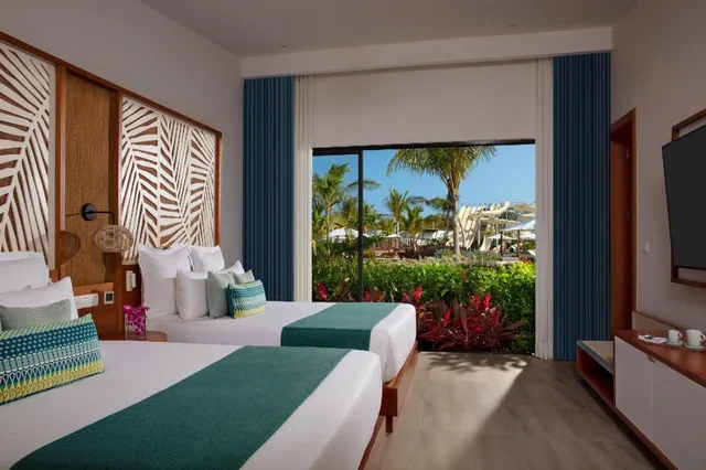 2 Bedrooms, Preferred Club, Swim Out, Villa, 1 King and 2 Queen Beds، Dreams Macao Beach Punta Cana 2/3