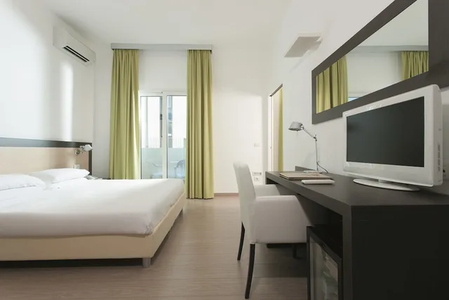 غرفة عائلية بسرير مزدوج وسرير بطابقين، Hotel Aurora 1/3