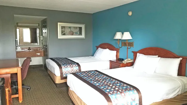 غرفة بسريرين كوين للمدخنين، Americas Best Value Inn St Louis/Downtown 1/2