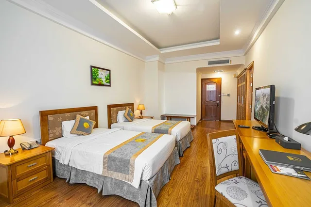 Senior, Family، Hoang Son Peace Hotel 6/10