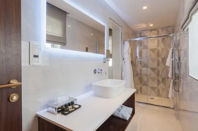 جناح جونيور بشرفة، The Duke Boutique Hotel 2/2
